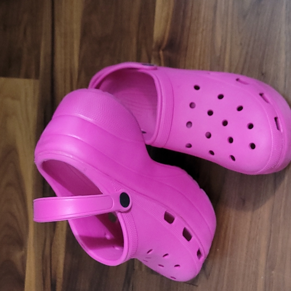 pink, platform,  croc-like rubber clogs/shoes, (cross posted)